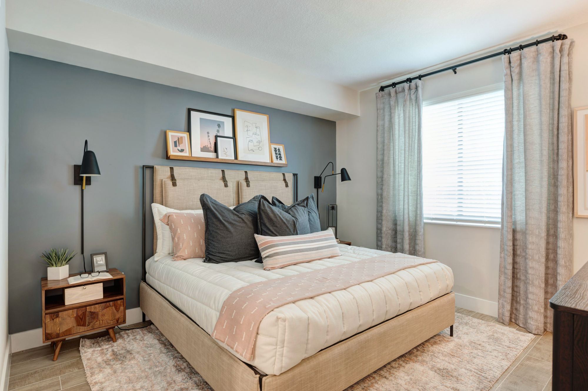 Photo gallery image - 3