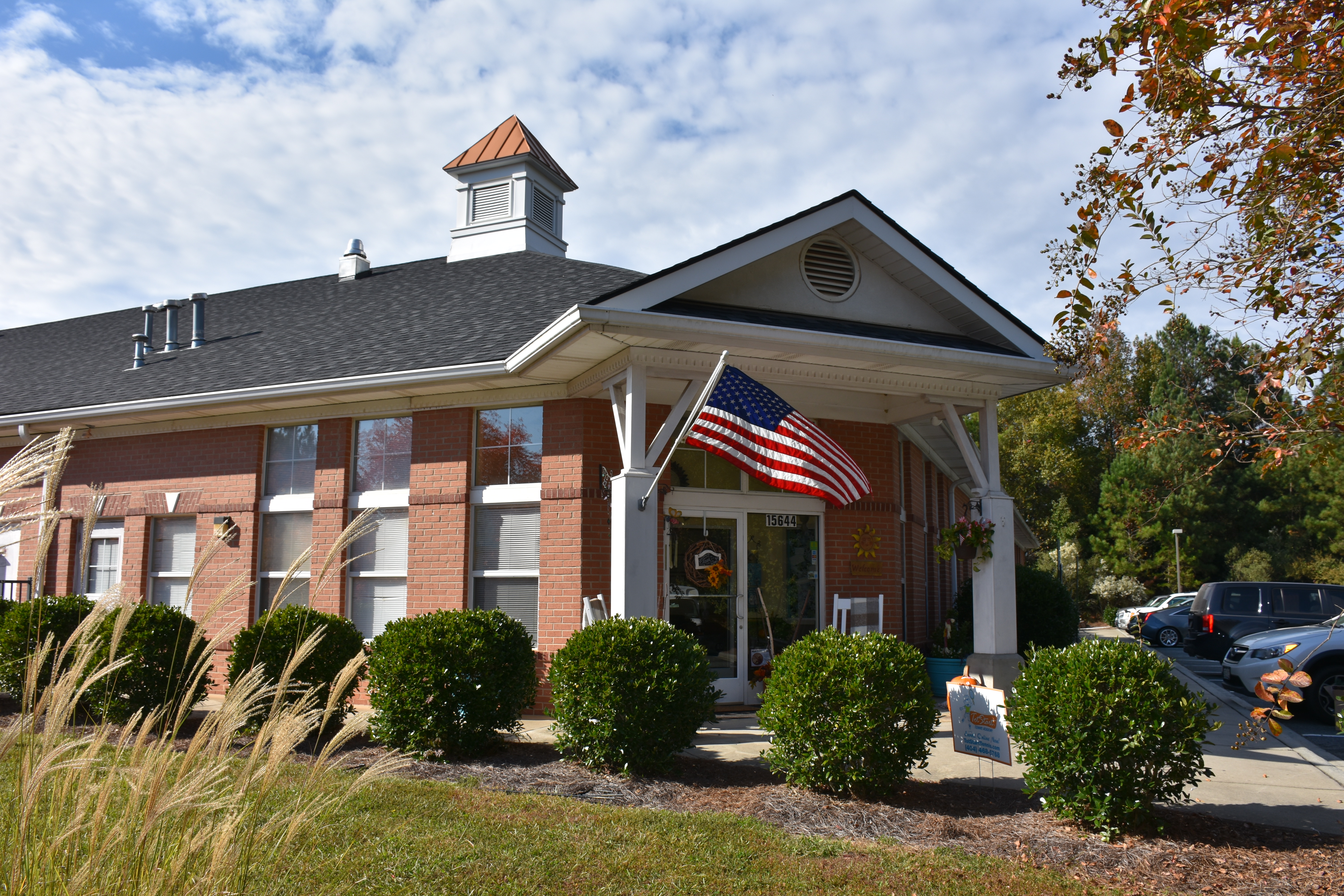 Sunshine House of Ballantyne's Photo