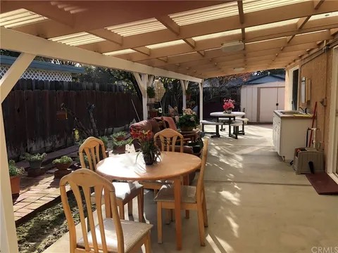 LIFETOUCH THE ELEGANT LIVING's Photo