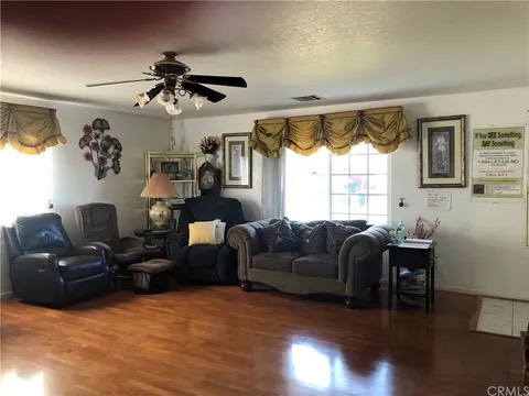 Photo gallery image - 2