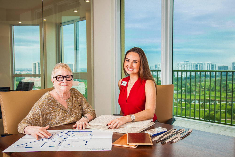 Vi at Aventura's Photo