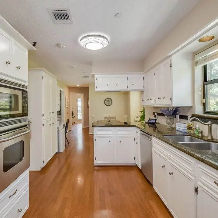 The Raven Creek's Photo