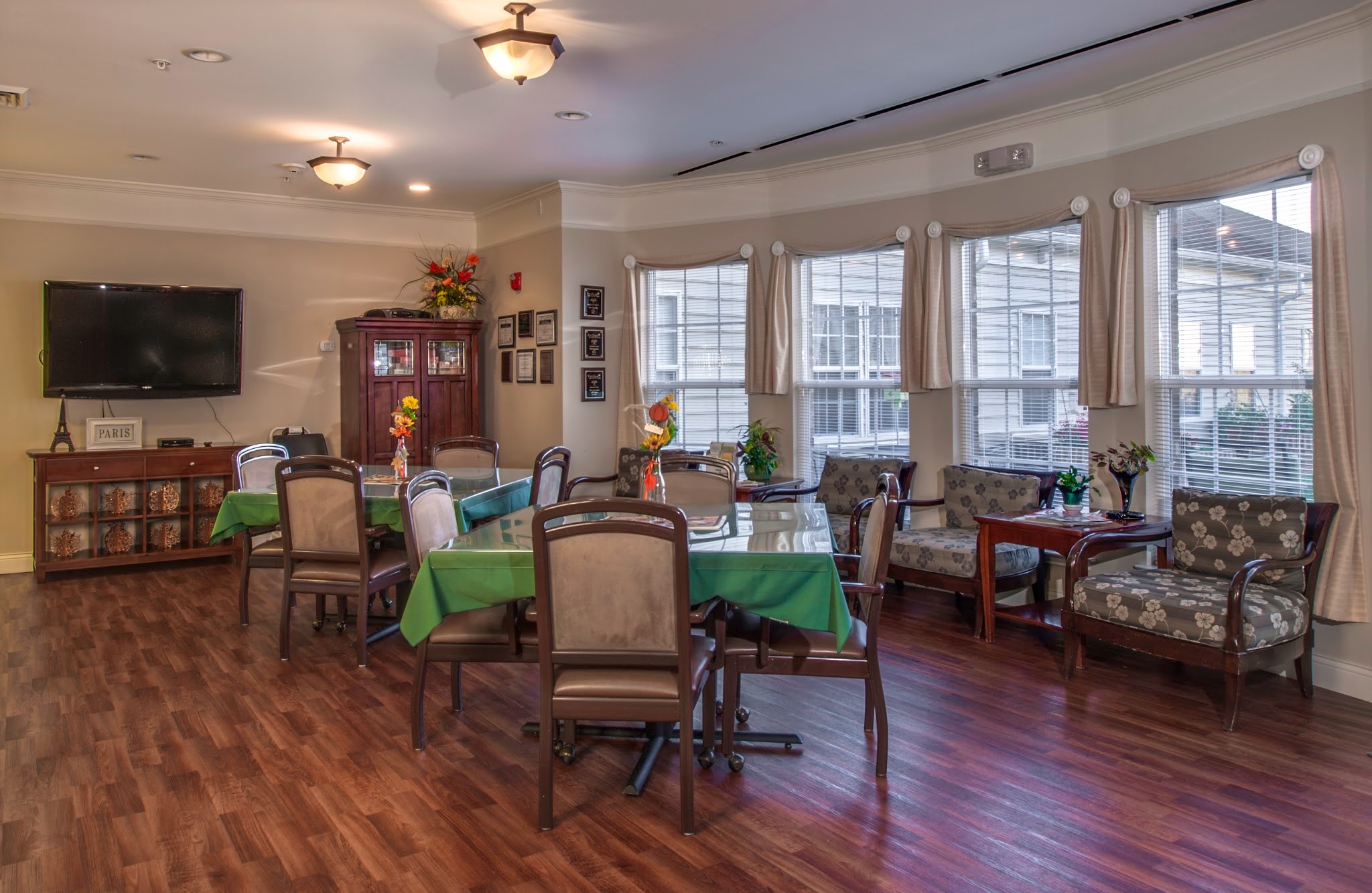 Charter Senior Living of Paris's Photo