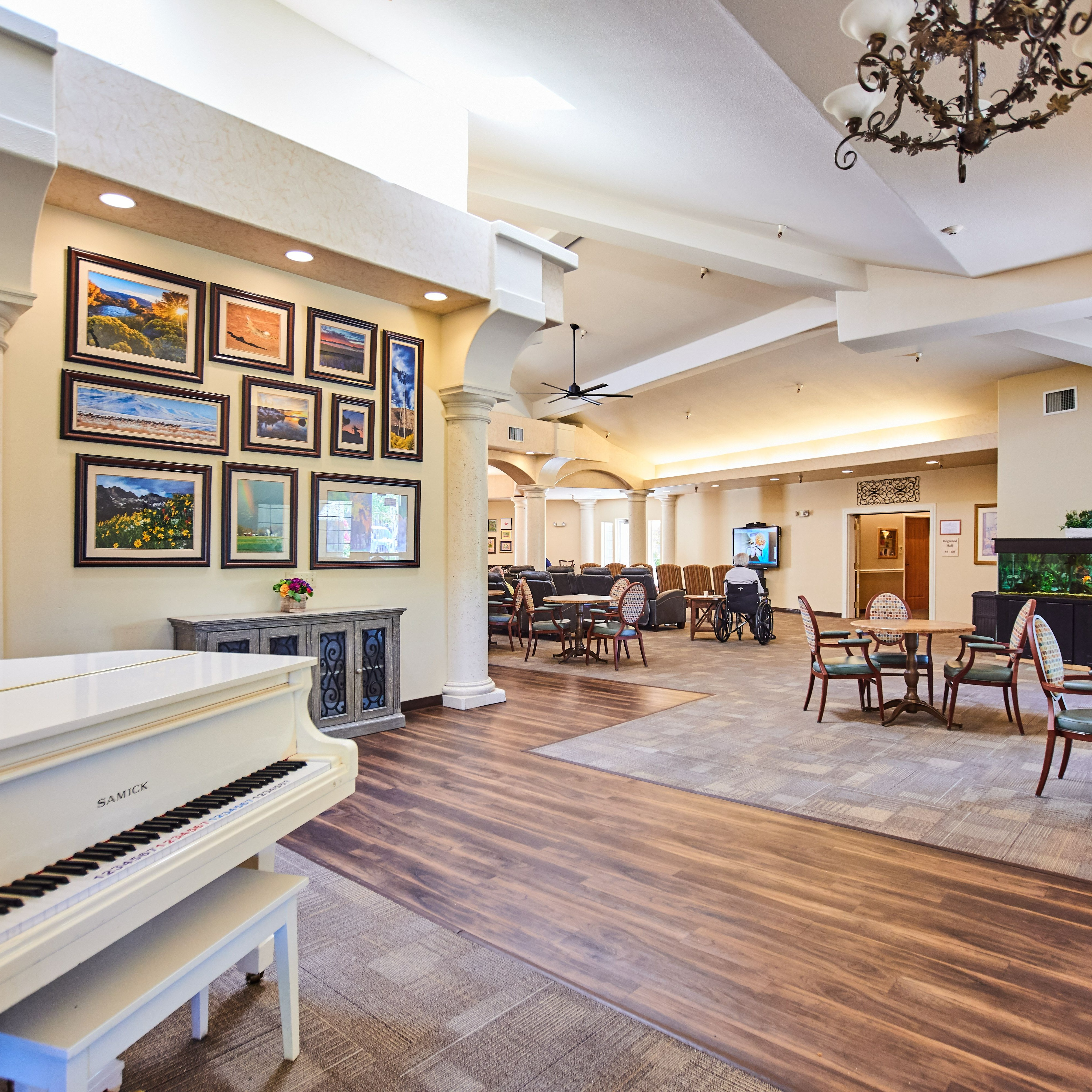 Photo gallery image - 3