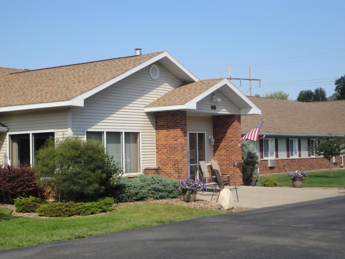 Laurel Manor's Photo