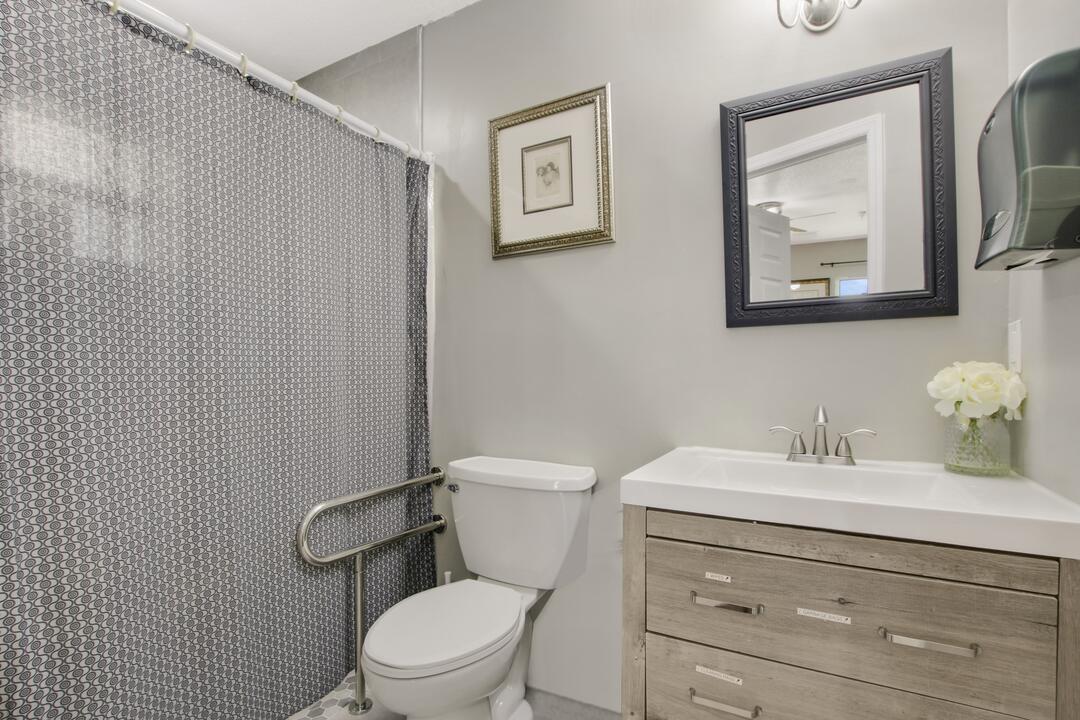 Hibiscus Palace II Assisted Living Facility's Photo