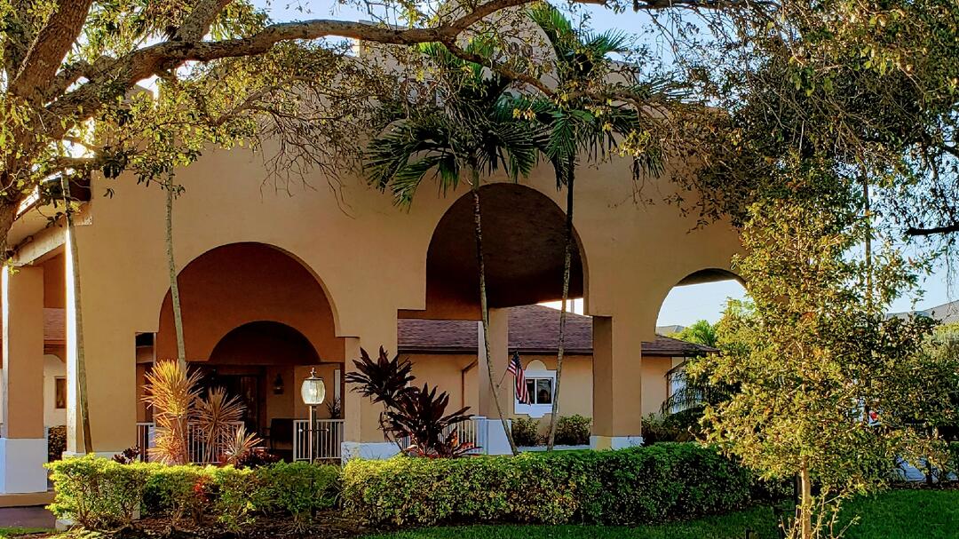 The Colony Club Sunrise's Photo