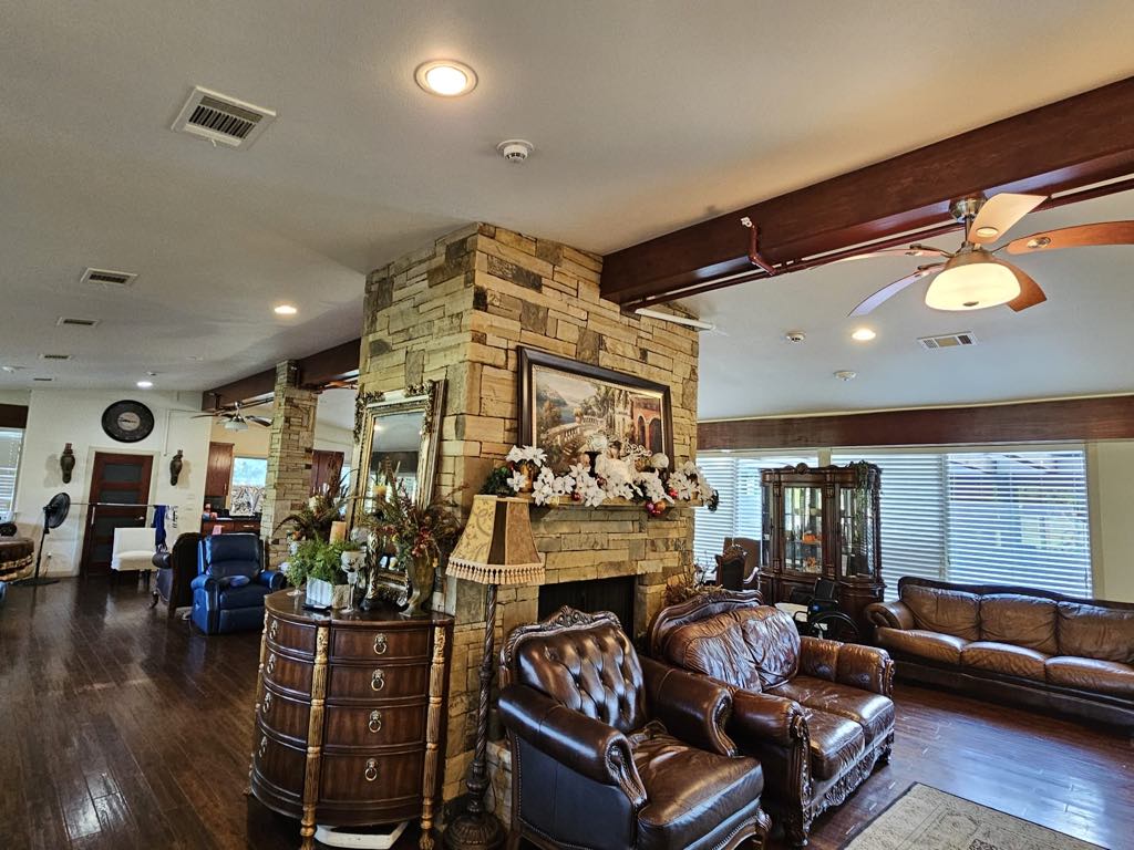 Photo gallery image - 2