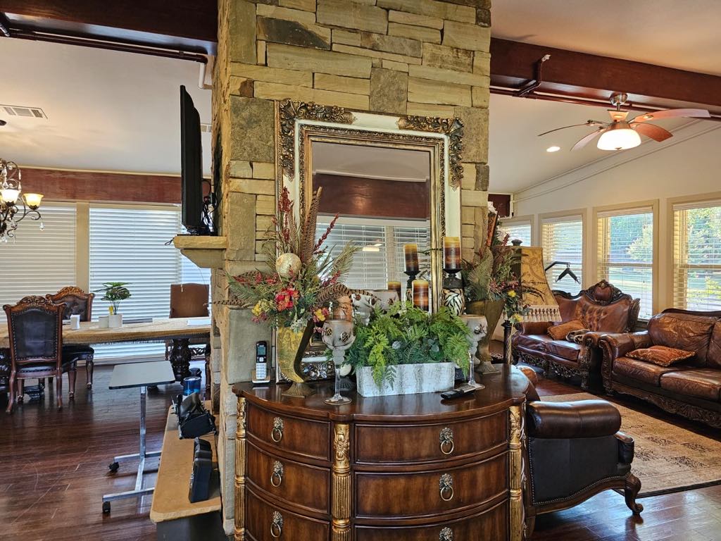 Photo gallery image - 4