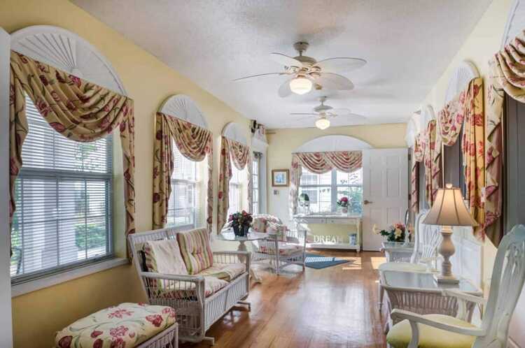 Photo gallery image - 4