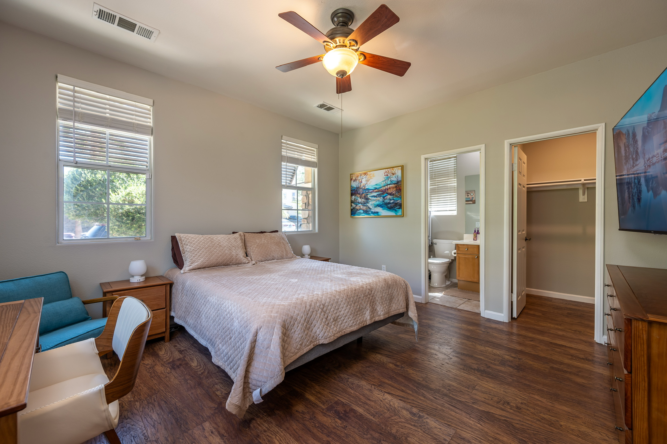 Photo gallery image - 4