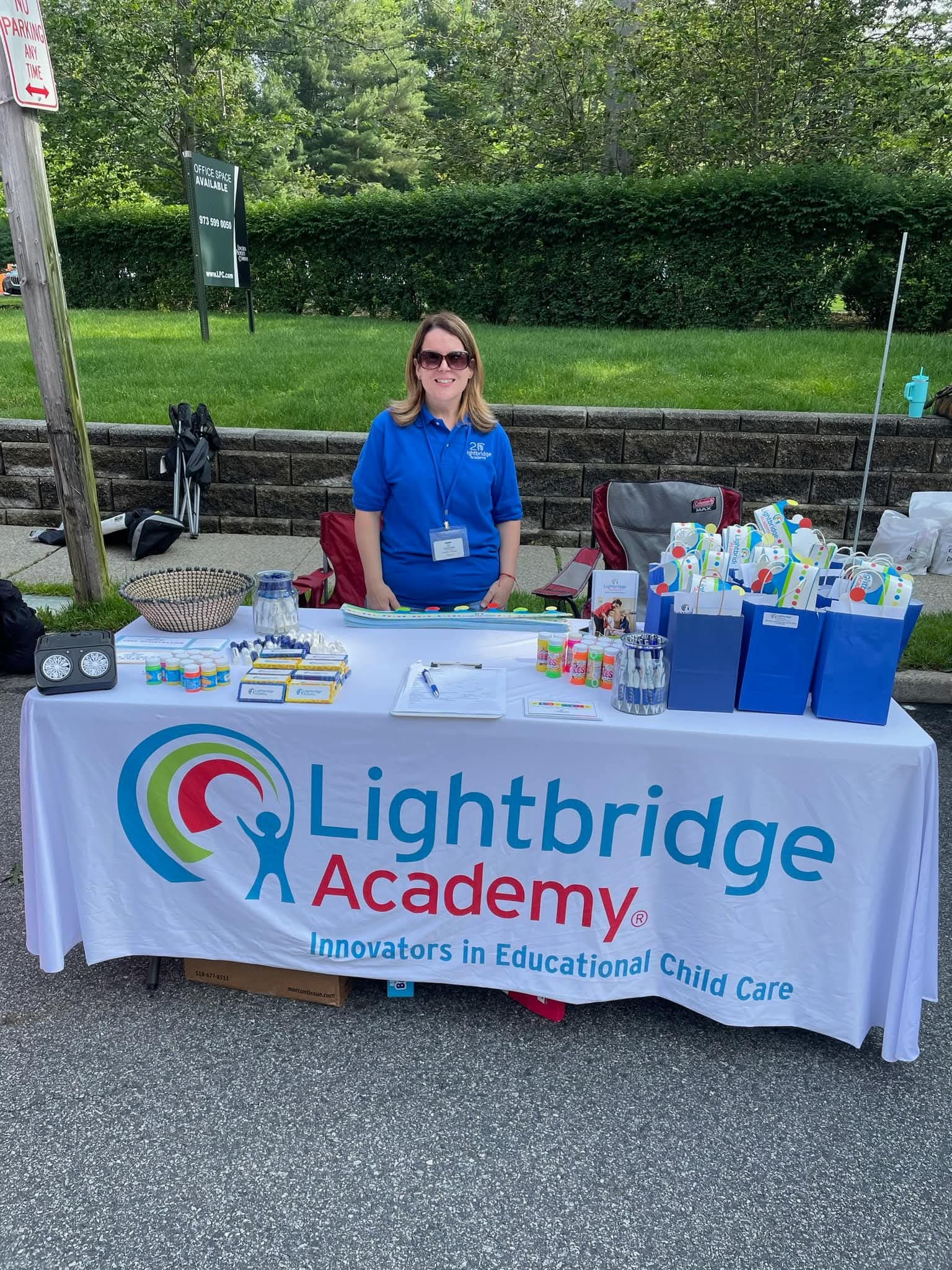 Lightbridge Academy - Montvale Logo