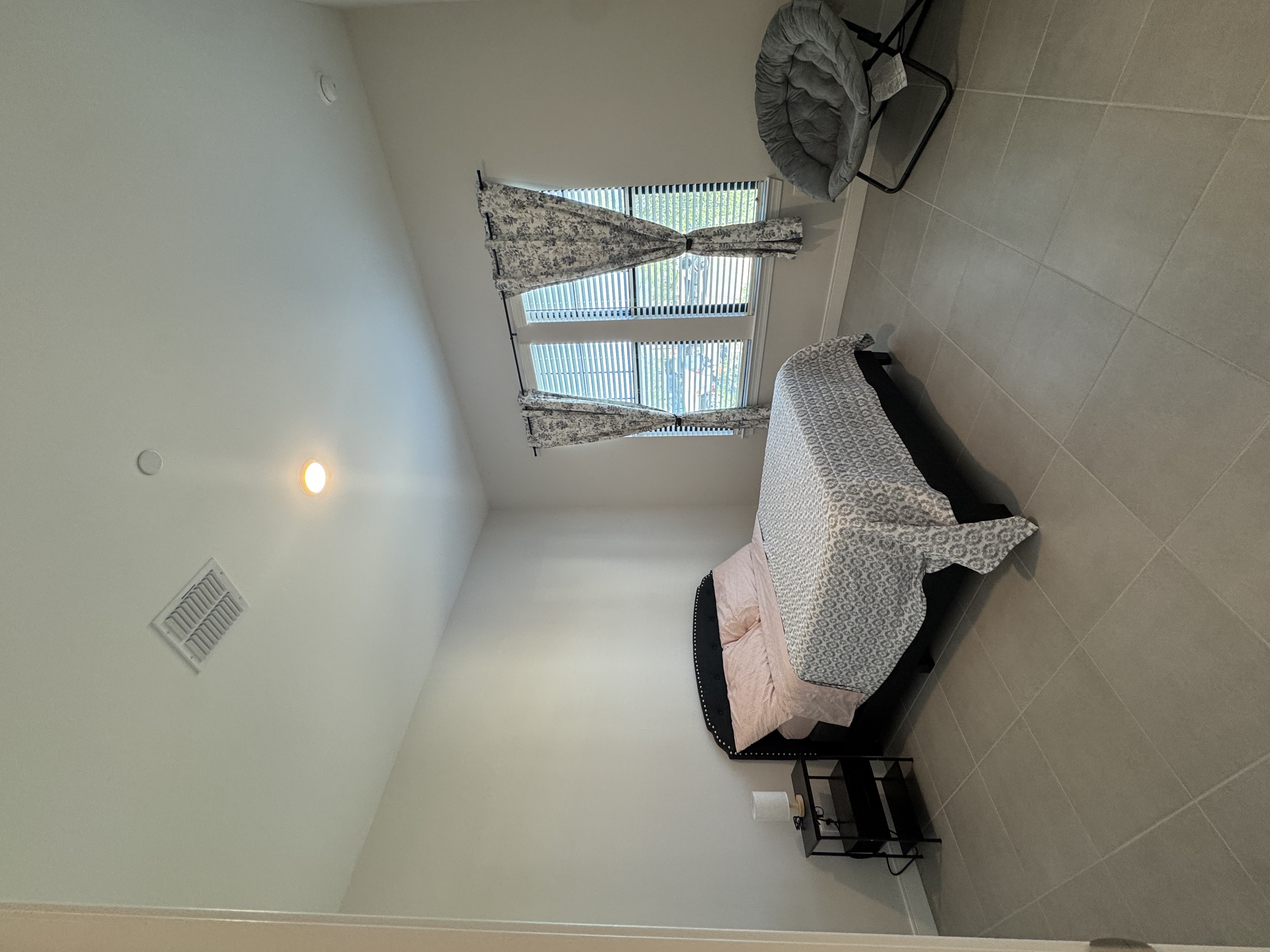 Photo gallery image - 4