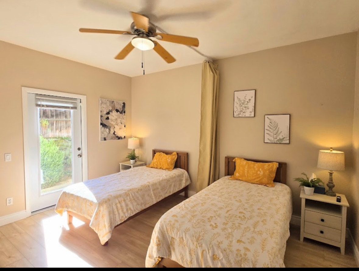 Photo gallery image - 3