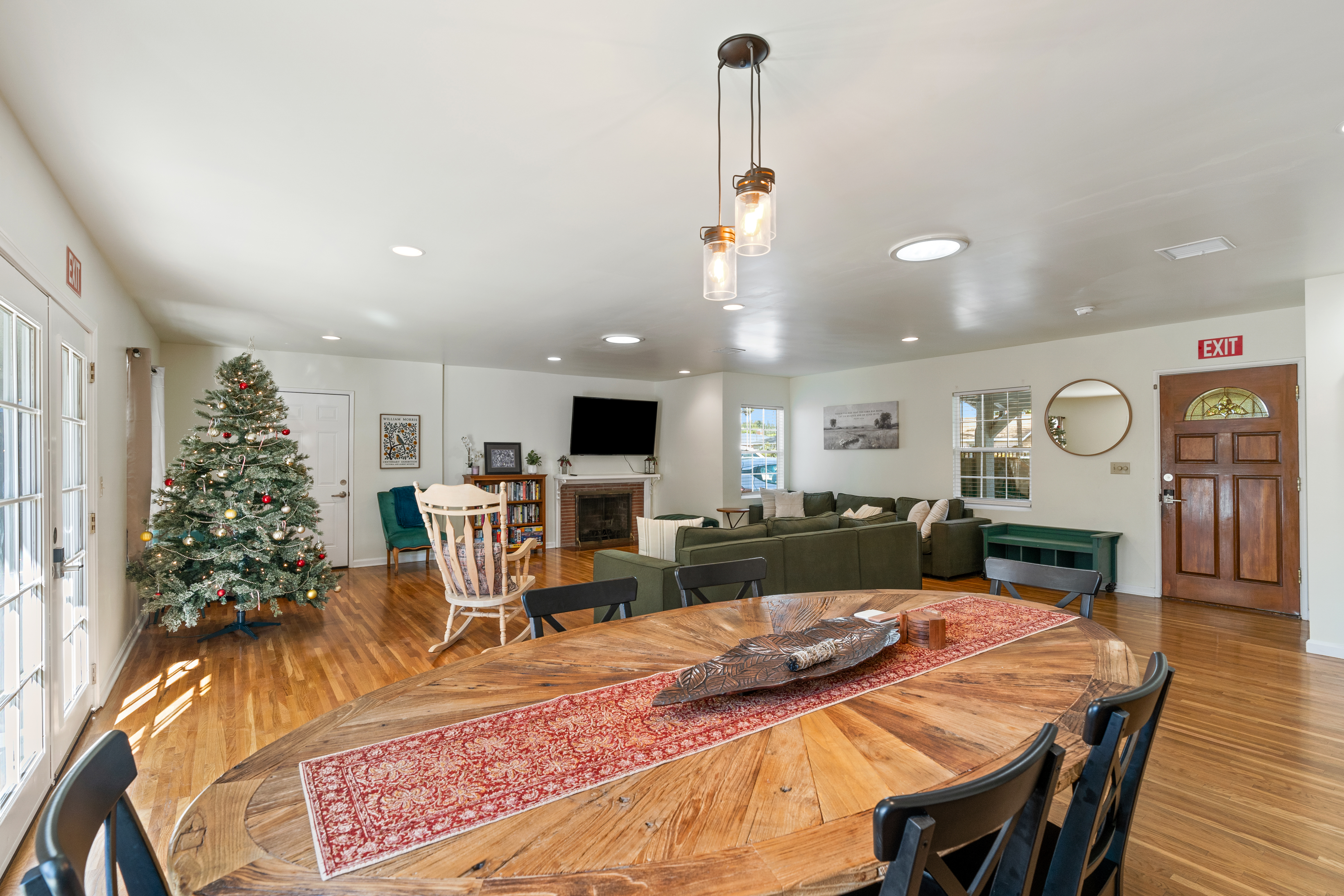 JADE AND JUDE HOMES's Photo